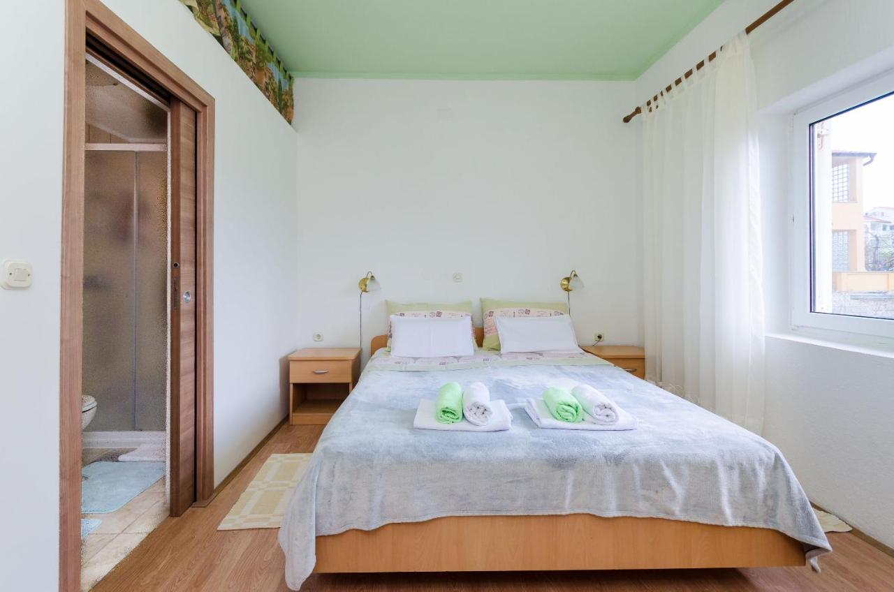 Apartments Mijatovic 洛帕 外观 照片